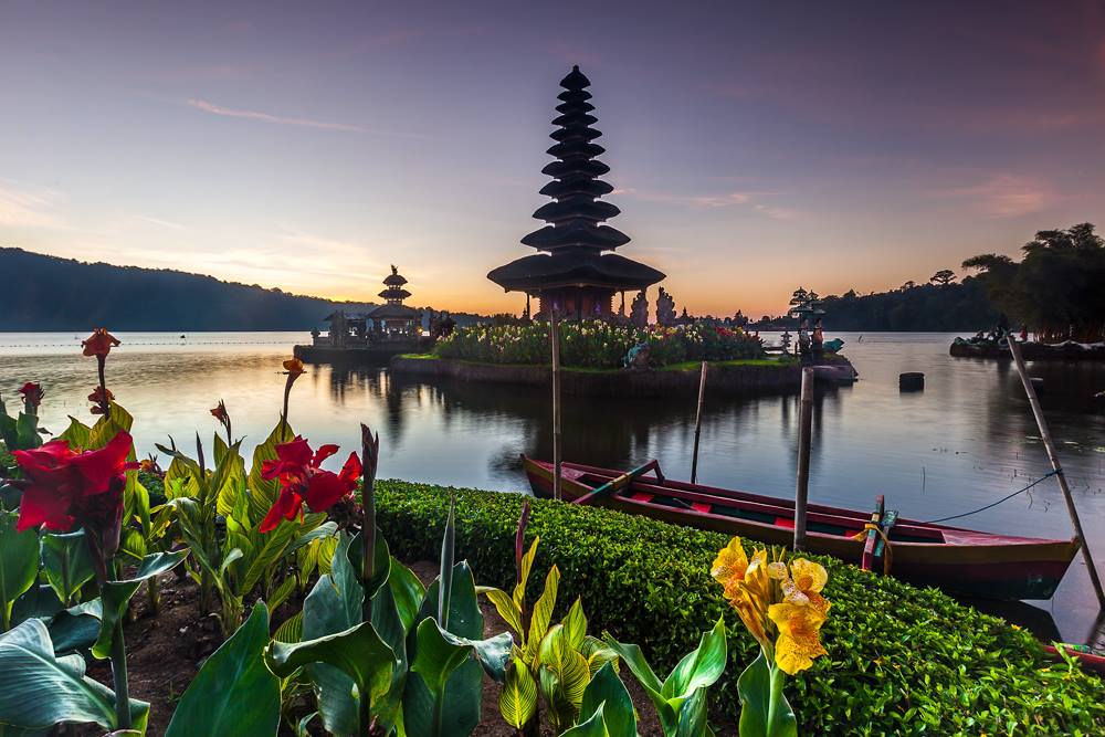 Pura Ulun Danu Beratan is one of Bali’s most notable Shaivite temples. Image: https://www.facebook.com/vic.orencia
