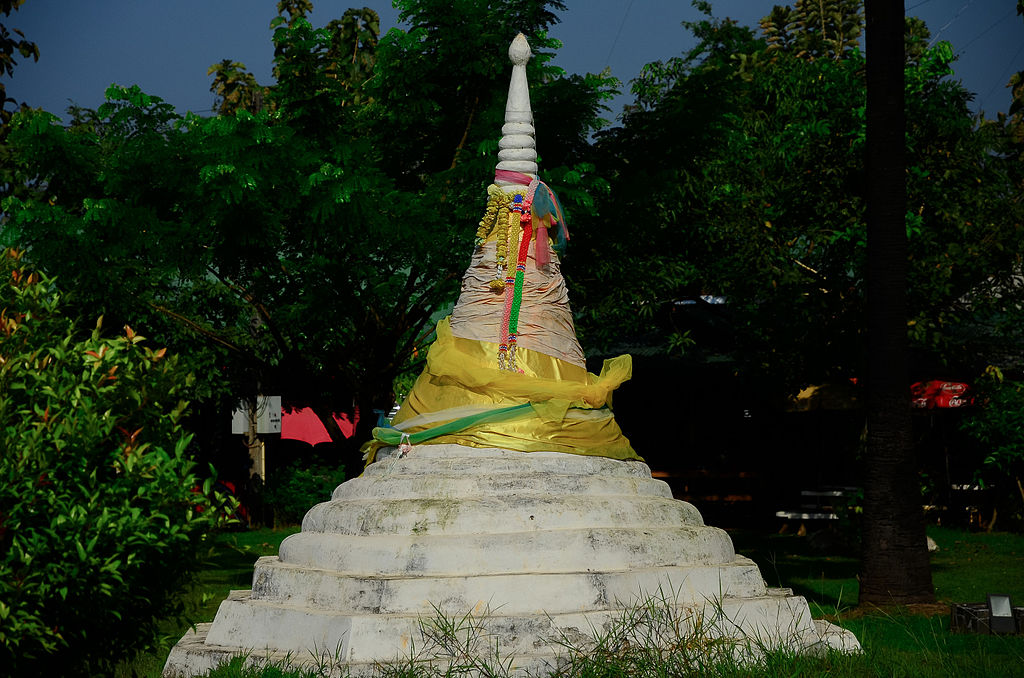 Three pagoda replica