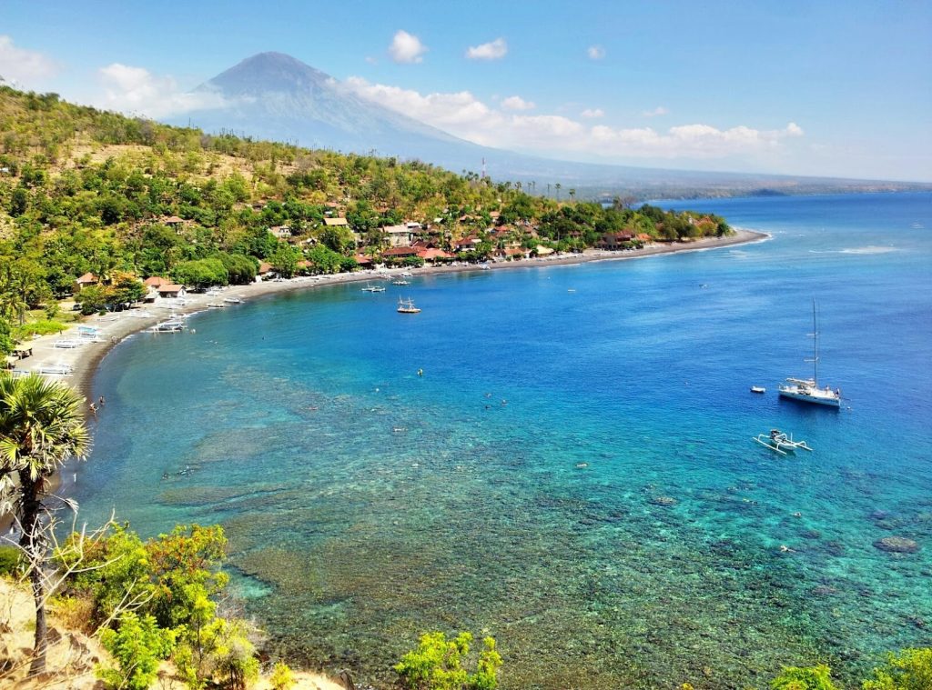 Silvery white sand, eye-searingly blue water and exquisite sunsets make the beaches on Bali’s southern coast unmissable destinations. Image: Balimap.co