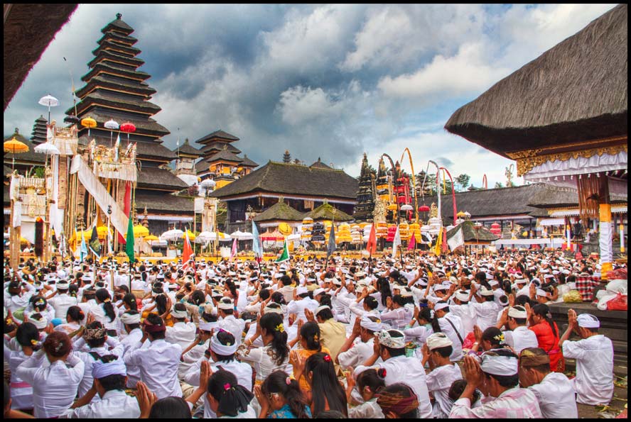 Purnama Kedasa brings with it a series of celebrations across the island. Image: www.balifornian.com