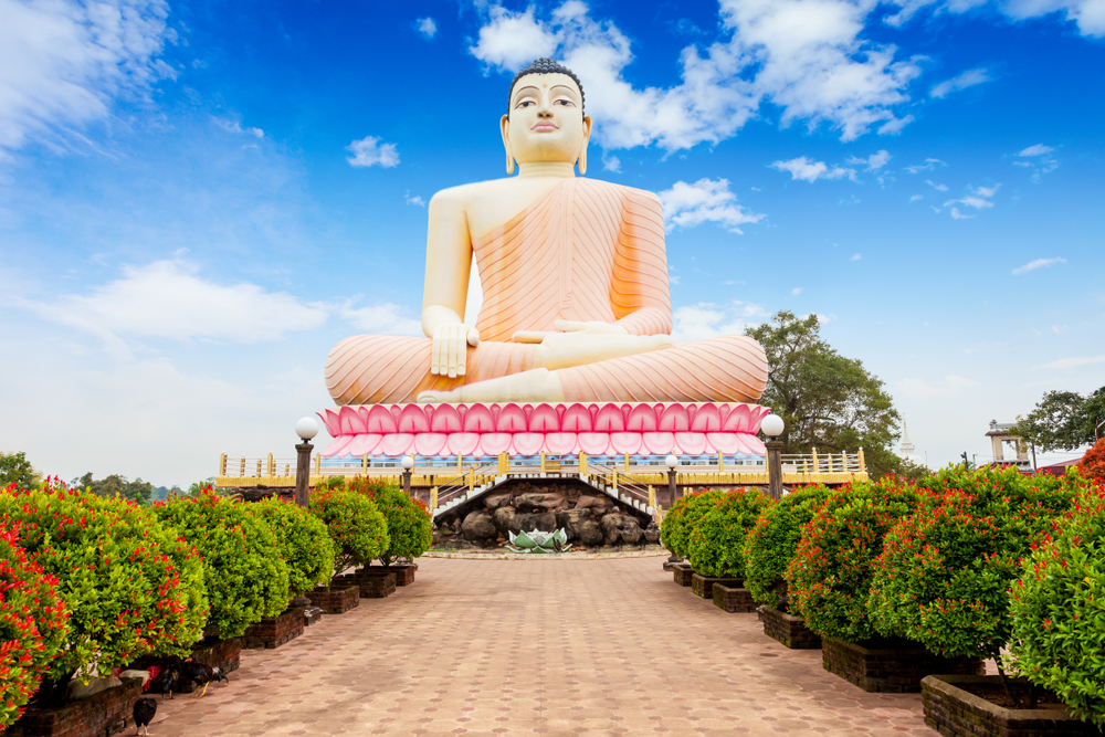 Kande Viharaya Buddha Statue