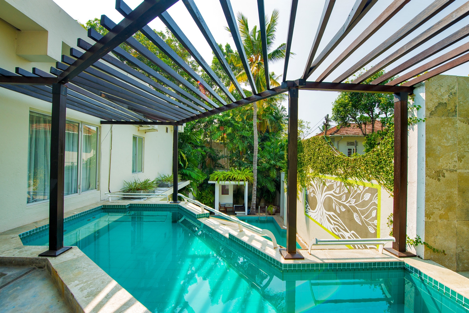 Pool area at the Colombo Hotel